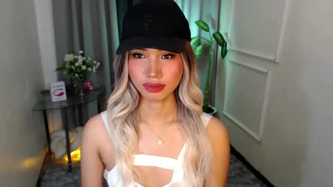 Snapshot of zelainalovetocum chatting on 02-26-25, 06:00 zelainalovetocum online show from 02-26-25, 06:00