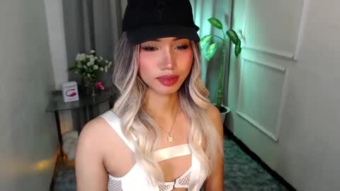 Snapshot of zelainalovetocum chatting on 02-26-25, 09:05 zelainalovetocum online show from 02-26-25, 09:05