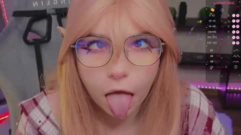 Snapshot of zelda_1 chatting on 02-06-26, 12:19 Zelda online show from 02-06-26, 12:19