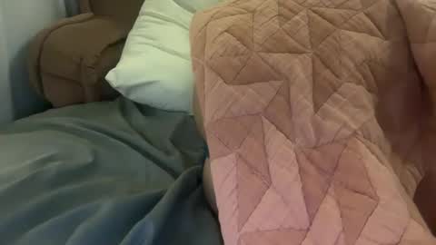 Snapshot of zellaxobella chatting on 10-13-25, 05:51 zellaxobella online show from 10-13-25, 05:51