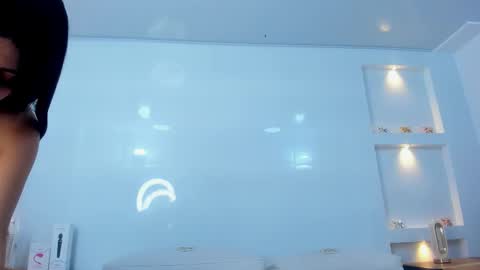 Zenda Evans online show from 12-05-25, 04:10