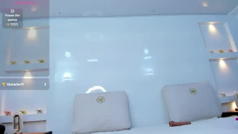 Snapshot of zenda_evans chatting on 05-09-26, 04:50 Zenda Evans online show from 05-09-26, 04:50