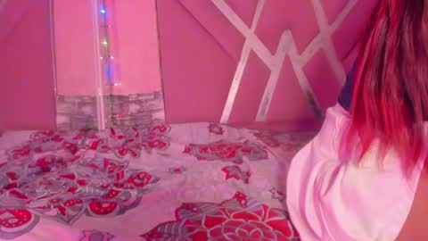Snapshot of zendamoretty chatting on 06-08-26, 12:05 zen online show from 06-08-26, 12:05