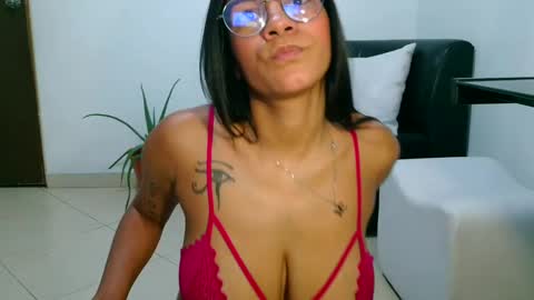 zendaya444 online show from 09-10-25, 11:38