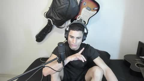 Snapshot of zenhzu chatting on 12-21-24, 05:03 zenzhu online show from 12-21-24, 05:03