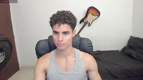 Snapshot of zenhzu chatting on 09-30-25, 02:49 zenzhu online show from 09-30-25, 02:49