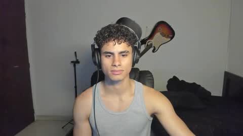 Snapshot of zenhzu chatting on 10-19-25, 01:28 zenzhu online show from 10-19-25, 01:28