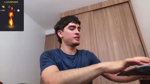 Snapshot of zenn_rush chatting on 12-05-24, 03:39 Zenn online show from 12-05-24, 03:39