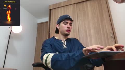 Snapshot of zenn_rush chatting on 12-30-24, 12:09 Zenn online show from 12-30-24, 12:09