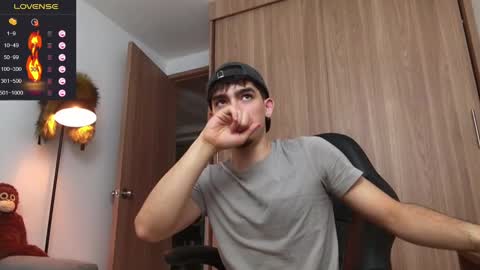 Snapshot of zenn_rush chatting on 01-13-25, 12:35 Zenn online show from 01-13-25, 12:35