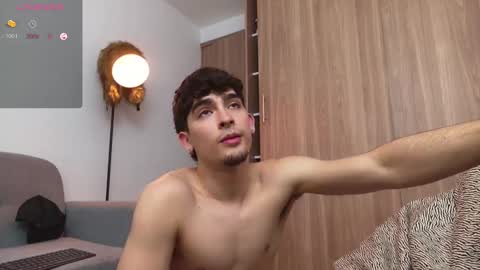 Snapshot of zenn_rush chatting on 01-29-25, 03:37 Zenn online show from 01-29-25, 03:37