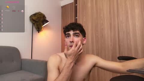 Snapshot of zenn_rush chatting on 02-01-25, 04:33 Zenn online show from 02-01-25, 04:33