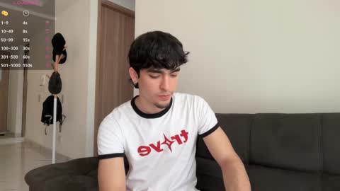 Snapshot of zenn_rush chatting on 09-15-25, 01:44 Zenn online show from 09-15-25, 01:44