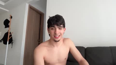 Snapshot of zenn_rush chatting on 10-23-25, 02:49 Zenn online show from 10-23-25, 02:49