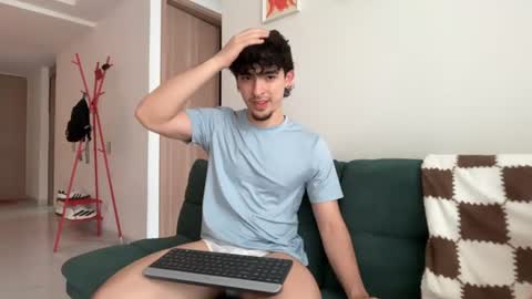 Snapshot of zenn_rush chatting on 07-13-26, 02:09 Zenn online show from 07-13-26, 02:09