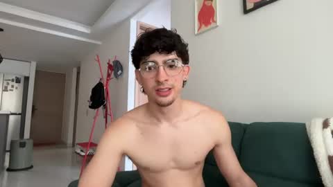 Snapshot of zenn_rush chatting on 07-30-26, 01:32 Zenn online show from 07-30-26, 01:32