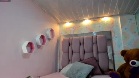 ZEPHYRA ANGELS online show from 01-17-25, 01:03