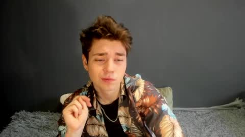 Snapshot of zeriixx chatting on 04-19-26, 02:22 Ethan online show from 04-19-26, 02:22