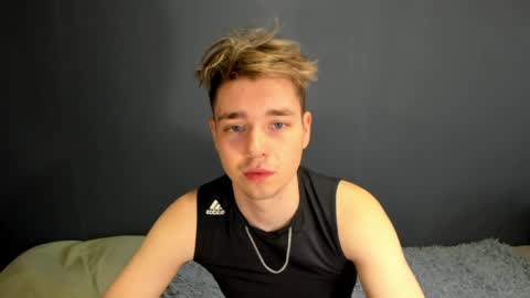 Snapshot of zeriixx chatting on 05-03-26, 02:28 Ethan online show from 05-03-26, 02:28