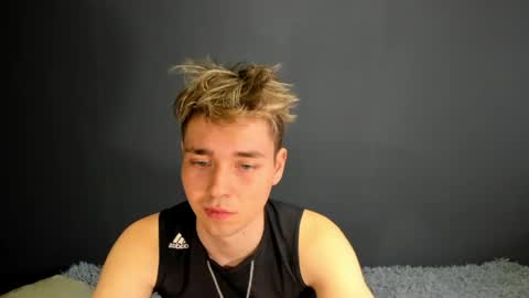 Snapshot of zeriixx chatting on 05-06-26, 02:40 Ethan online show from 05-06-26, 02:40