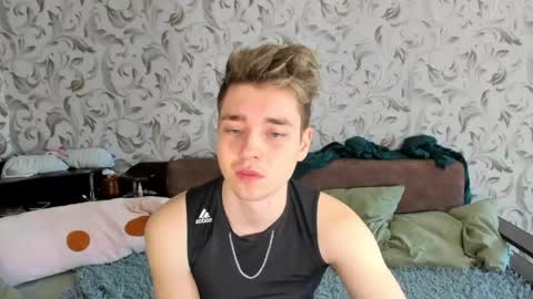 Snapshot of zeriixx chatting on 05-15-26, 03:02 Ethan online show from 05-15-26, 03:02