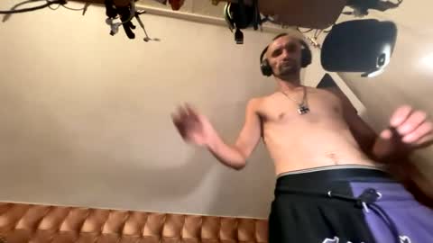 zervale online show from 07-31-26, 07:24