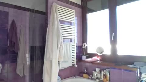 Snapshot of zeta214 chatting on 01-08-26, 09:22 zeta214 online show from 01-08-26, 09:22