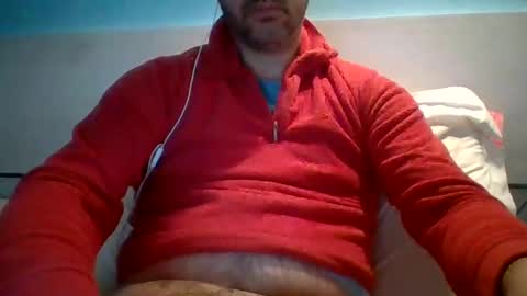 Snapshot of zeus00811 chatting on 10-24-25, 10:28 zeus online show from 10-24-25, 10:28