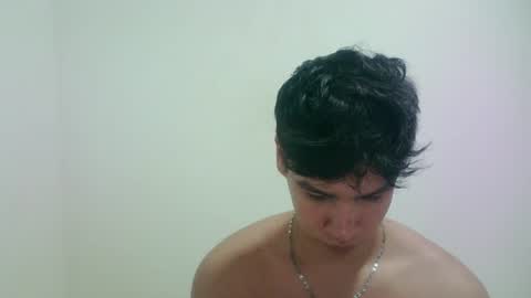 zeus_183 online show from 06-21-26, 12:35
