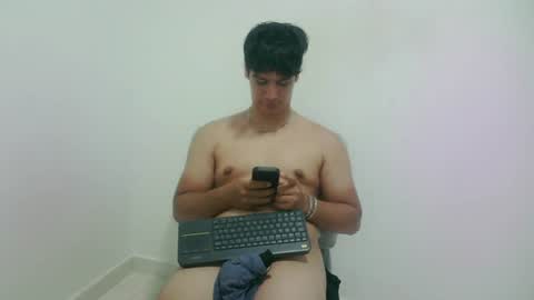 zeus_183 online show from 07-18-26, 12:37