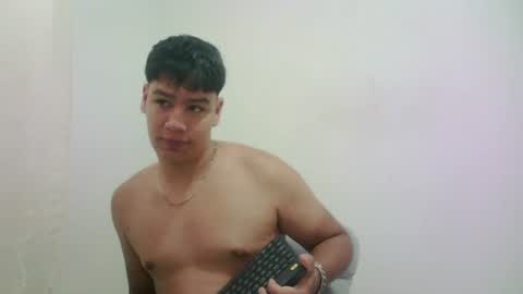 zeus_183 online show from 07-23-26, 11:52