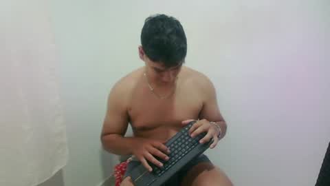 zeus_183 online show from 07-25-26, 11:19