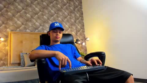 zeus online show from 01-02-25, 09:18