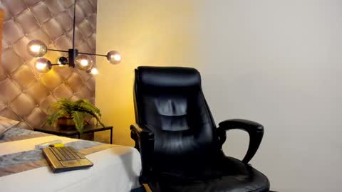 zeus online show from 01-04-25, 10:34