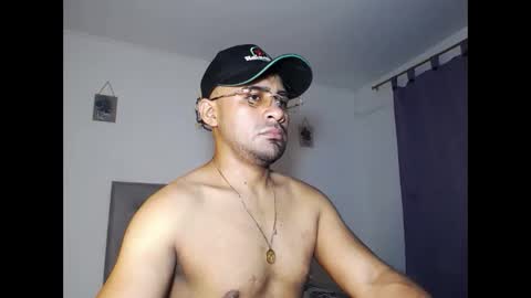 zeussexyhot online show from 05-19-26, 05:03