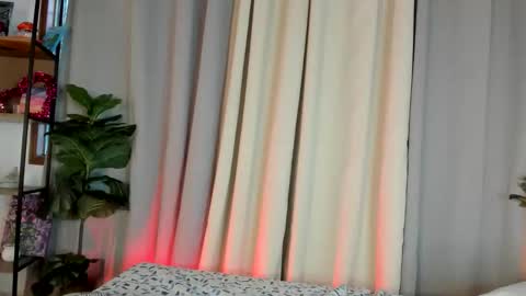 Snapshot of zhafiro_ chatting on 02-18-26, 05:20 Zhafi online show from 02-18-26, 05:20