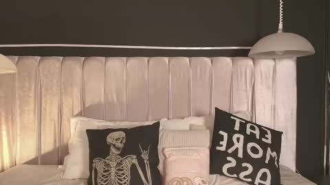 zhally_dee online show from 09-30-25, 08:14