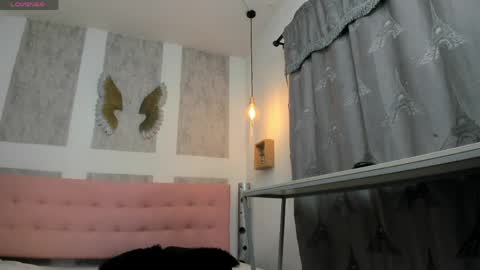 ZHAMIRA  ANDRES online show from 04-05-26, 07:55