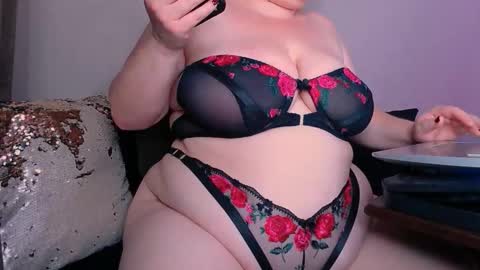 zinacorleone online show from 10-25-25, 09:09