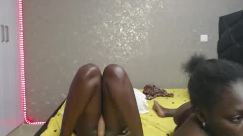 Snapshot of zinadine_ chatting on 02-04-26, 06:52 Zinadine online show from 02-04-26, 06:52