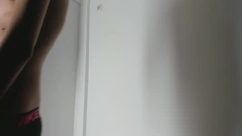 Snapshot of zincky chatting on 10-16-25, 01:23 zincky online show from 10-16-25, 01:23