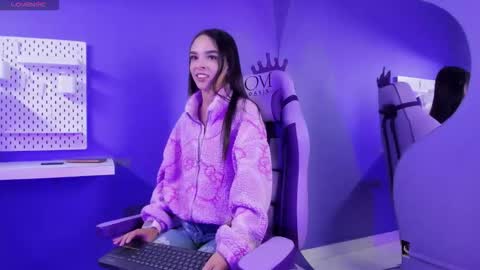 Snapshot of zoe_444_ chatting on 03-25-26, 04:18 Zoe online show from 03-25-26, 04:18