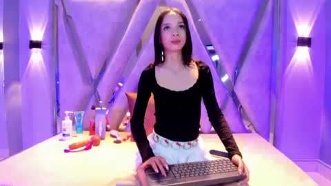 Snapshot of zoe_444_ chatting on 06-28-26, 08:37 Zoe online show from 06-28-26, 08:37