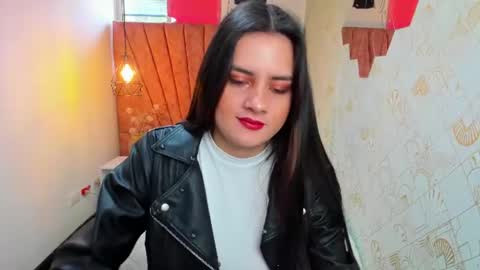 ZOE TAYLOR online show from 07-28-26, 12:48