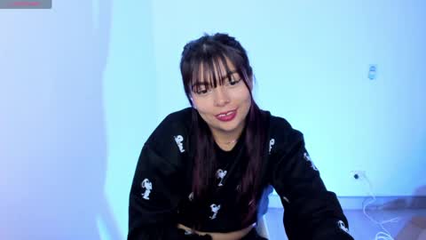Snapshot of zoe_booth chatting on 05-30-26, 05:15 zoe booth online show from 05-30-26, 05:15
