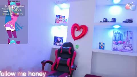 Z O E online show from 04-21-26, 02:51