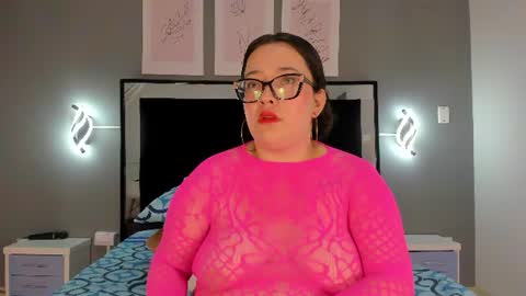 zoe_curvyy online show from 06-16-26, 12:08
