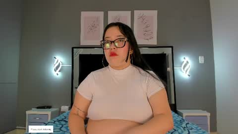 zoe_curvyy online show from 06-17-26, 12:18