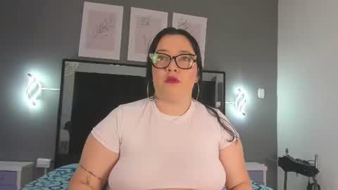 zoe_curvyy online show from 07-17-26, 12:34