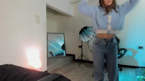 zoe_dear online show from 04-06-26, 01:47